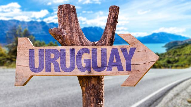 Holzschild „Uruguay“